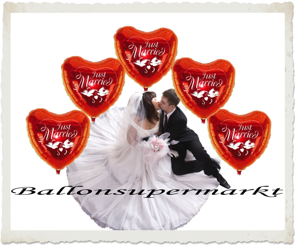 Hochzeit mit riesigen, roten Just Married Luftballons aus Folie, die mit Helium-Ballongas schweben