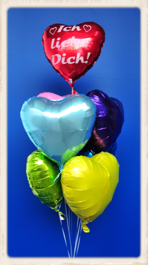 Ich-liebe-Dich-Ballon-Bouquet-aus-Herzballons-mit-Helium