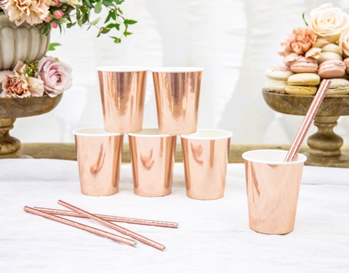 Partybecher-Rosegold-Partydeko-Dekoration-Party-Fest-Feier-Tischdekoration-Pappbecher-Dekobeispiel