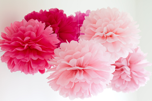 Pompoms-zur-Dekoration-Romantisch-Zart-und-Festlich