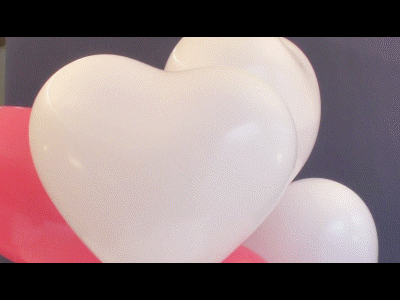 Herzluftballons in der Größe von 40 cm bis 45 cm, große Herzballons in den Farben Rot und Weiß, Luftballons aus Latex in der Form von Herzen
