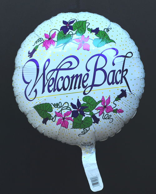 Luftballon aus Folie: Welcome Back. Willkommen zurück.