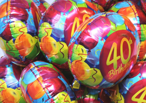 Luftballons aus Folie sind zu vielen Anlässen bedruckt. Hier zum 40. Geburtstag