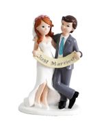 Hochzeitspaar mit Just Married Banner, Figur