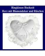 ringkissen-hochzeit-weiss-mit-blumendekor-und-rueschen