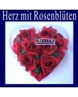 Hochzeitsdeko-Herz mit Rosenblüten