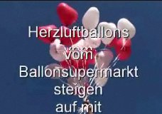 Herzluftballons vom Ballonsupermarkt steigen mit Helium (Ballongas) auf